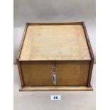 A VINTAGE MAHOGANY SPECIMEN BOX WITH INSIDE DRAWER, UK P&P £15