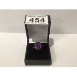 A VINTAGE HALLMARKED 9CT GOLD AMETHYST RING SIZE L1/2, UK P&P £15