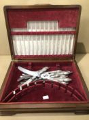 FIFTEEN HALLMARKED SILVER HANDLE KNIVES (JOSEPH RODGERS AND SONS) CUTLER TO THE MAJESTY, UK P&P £15