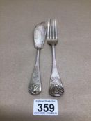 A HALLMARKED SILVER FISH KNIFE AND FORK 1867 BY METCALF HOPGOOD 148 GRAMS £15 P/P