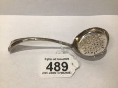 AN EDWARDIAN HALLMARKED SILVER SIFTER SPOON 14CM 35G, UK P&P £15