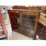 AN ART'S 'N' CRAFT'S DISPLAY CABINET WITH INLAY BY JAMES PARKINSON OF LIVERPOOL 122 X 28 X 130CM