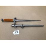 A GERMAN ARMY OFFICERS DAGGER, UK P&P £15