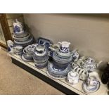 A LARGE MIXED VINTAGE COLLECTION OF BLUE AND WHITE CHINA PART DINNER SET, SOME INCLUDING ROYAL