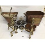 A COLLECTION OF MAINLY MIXED VINTAGE BRASS AND COPPER WARE INCLUDING A PAIR OF BRASS FIRE DOGS, AN