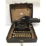 AN ANTIQUE PORTABLE CASED CORONA TYPEWRITER (SERIAL NUMBER 234405) A/F APPROX 16CM HIGH