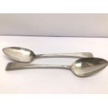 A PAIR OF GEORGE III HALLMARKED SILVER TABLESPOONS BY PETER, ANN AND WILLIAM BATEMAN 23CM 134 GRAMS