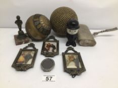 A MIXED LOT OF VINTAGE COLLECTABLES INCLUDING SILVER PLATED MINIATURE FRAME AND COMB BRUSH, A