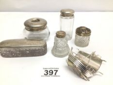 EIGHT MIXED SILVER/ WHITE METAL ITEMS