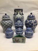 A COLLECTION OF BLUE AND WHITE CHINESE ITEMS INCLUDING A LARGE VASE, A SMALL UNIQUE DISH, AND MORE