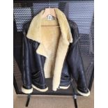 A MENS VINTAGE SHEEPSKIN LEATHER FLYING JACKET BY ORIGINAL SHEARLING