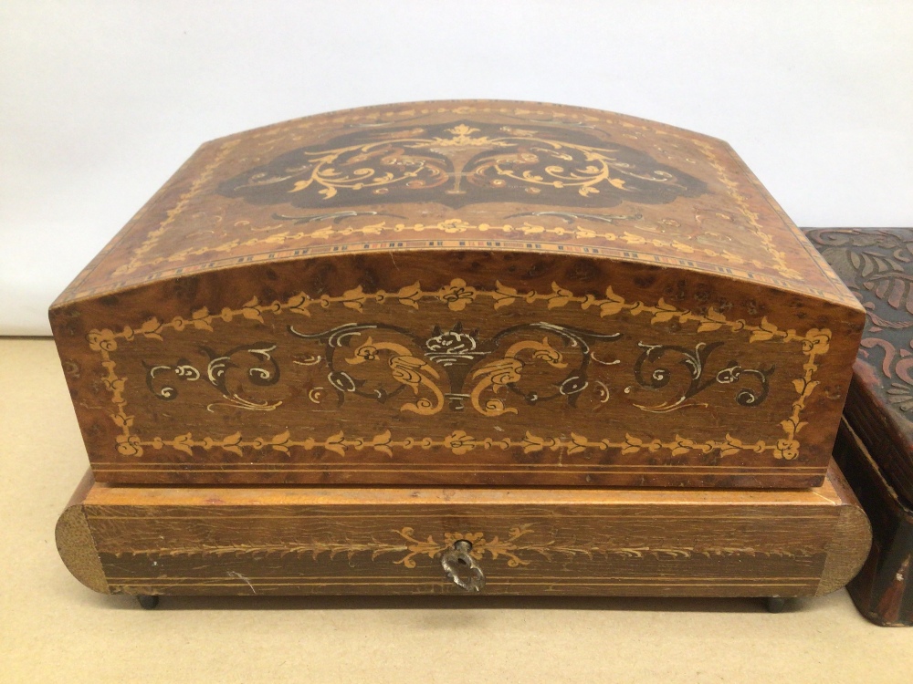 TWO BOXES ONE A MUSICAL PARQUETRY JEWELLERY BOX THE OTHER CHINESE LACQUERED - Image 3 of 5