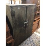 AN INDUSTRIAL FRED WATKINS CABINET WITH THREE INTERNAL SHELVES 87 X 122 X 44CM