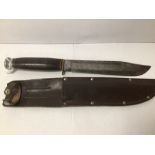 AN EARLY- MID 20TH CENTURY WILLIAM RODGERS OF SHEFFIELD BOWIE KNIFE WITH LEATHER SHEAF
