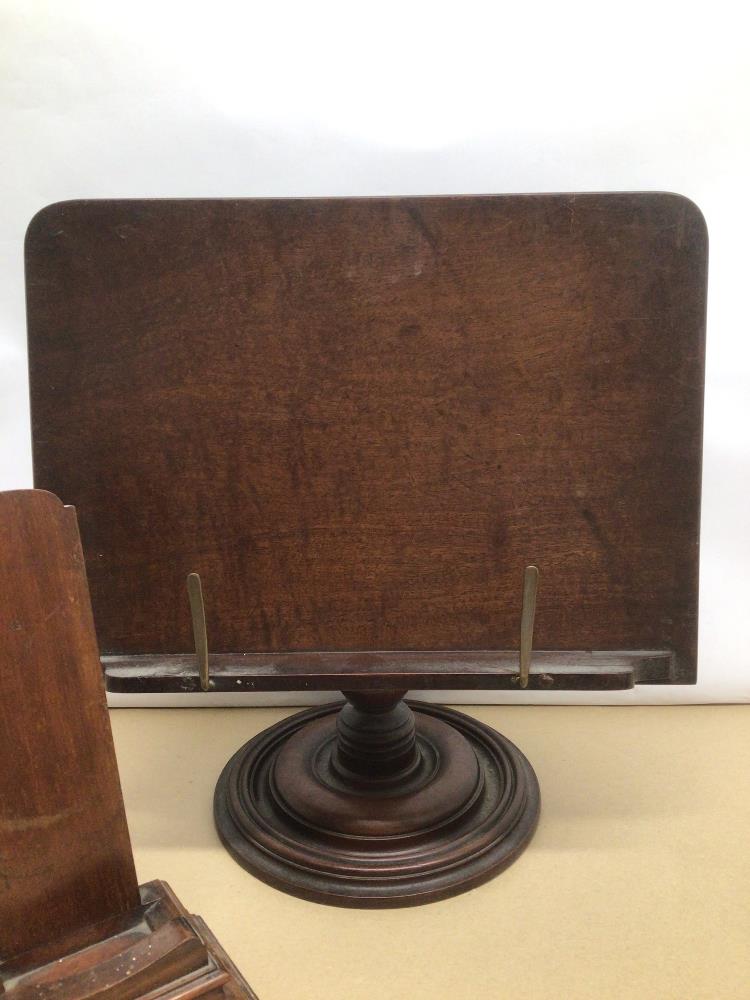 A MAHOGANY ADJUSTABLE VICTORIAN MUSIC STAND 35CM X 32CM WITH A MAHOGANY WOODEN STAND 24CM X 12CM - Image 3 of 3