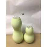 A PAIR OF HANDMADE CREAM ART GLASS VASES LARGEST IS APPROX 30CM IN HEIGHT