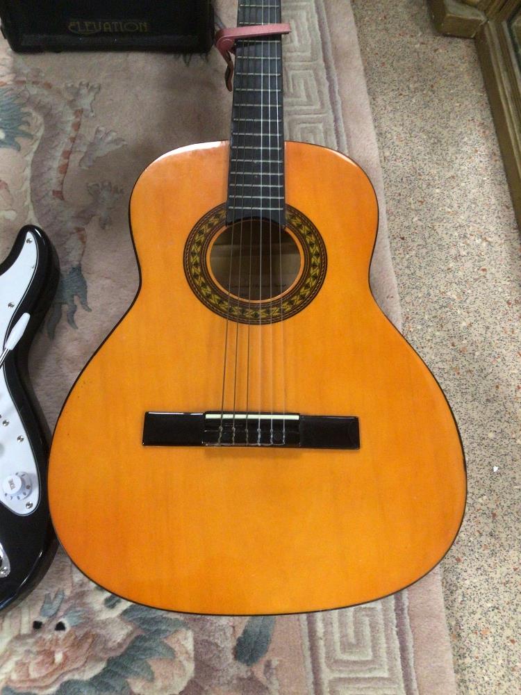 AN BLACK AND WHITE ELEVATION ELECTRIC GUITAR WITH 10 WATT AMP WITH A STAGG ACOUSTIC GUITAR - Image 2 of 5