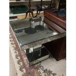 A BEVELLED GLASS MIRRORED TABLE 60 X 60 X 60CM