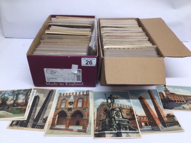 A LARGE COLLECTION OF VINTAGE BRITISH POSTCARDS, WITH SOME DATED 1930S AND LATER