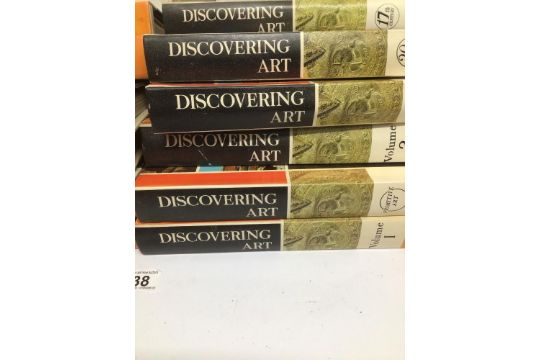 A COMPLETE VINTAGE COLLECTION OF 'DISCOVERING ART' BOOKS/ILLUSTRATIONS PUBLISHED BY PURNELL ( - Image 3 of 5