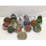 A COLLECTION OF VINTAGE PAPERWEIGHTS