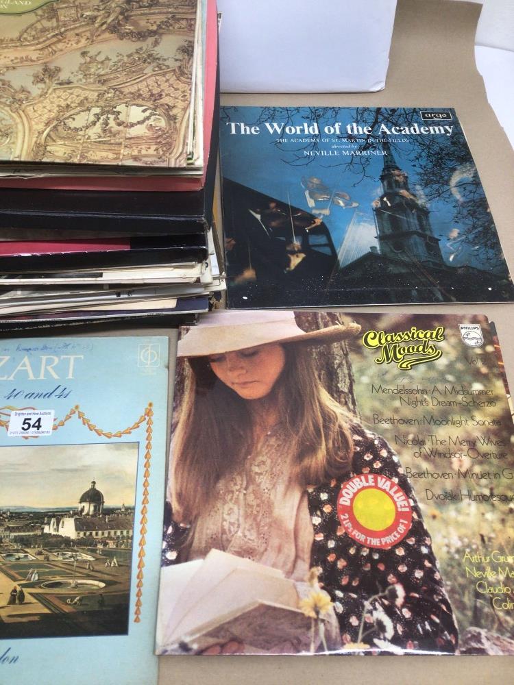 A VINTAGE COLLECTION OF VINYL RECORDS, INCLUDES MOZART, BACH, WAGNER AND MORE - Image 4 of 5