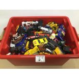 A LARGE COLLECTION OF VINTAGE MODEL TOY CARS, INCLUDES MATCHBOX LLEDO, CORGI AND MORE