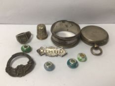 VARIOUS SILVER AND WHITE METAL JEWELLERY ITEMS, 7.3G