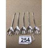 A SET OF FIVE 800 SILVER PICKLE FORKS/SPOONS, 60G