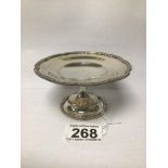 A HALLMARKED SILVER CIRCULAR PEDESTAL BON BON DISH, 11CM ELKINGTON & CO, 97G