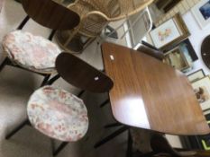 AN E GOMME G PLAN MID-CENTURY DINING TABLE WITH MATCHING FOUR CHAIRS