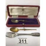 TWO HALLMARKED SILVER GILT CORONATION SPOONS, ONE CASED & HALLMARKED SILVER PASTRY FORK, 51G