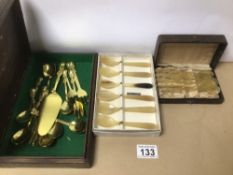 TWO BOXED SET OF SIX HORN / BONE TEA SPOONS TOGETHER WITH A PART SET YELLOW METAL FLATWARE A/F