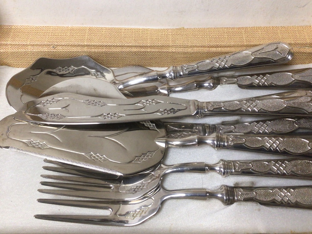 A QUANTITY OF CONTINENTAL SILVER HANDLES 800 SERVING SETS WIITH A BOXED SILVER 830 KV CONTINENTAL - Image 4 of 5