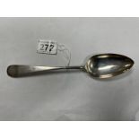 A GEORGE III SCOTTISH HALLMARKED SILVER TABLESPOON, 22CM, 63G