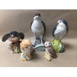 FIVE CERAMIC PORCELAIN FIGURINES OF BIRDS ONE A/F, INCLUDES BESWICK AND ONE ROYAL DOULTON LARGEST