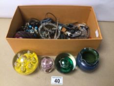 A QUANTITY OF MIXED VINTAGE COSTUME JEWELLERY AND GLASS PAPERWEIGHTS