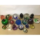 A COLLECTION OF GLASS PAPERWEIGHTS INCLUDES ONE CAITHNESS ‘PEBBLE’