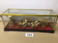 A CHINESE HORSE CHARIOT AND CARRIAGE PLASTIC MODELS IN GLASS DISPLAY CASE A/F 27CM X 10CM X 10CM