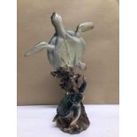 A LARGE DOUBLE GREEN SEA TURTLE PORCELAIN SCULPTURE 38CM IN HEIGHT