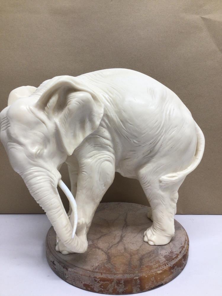 A LARGE MOULDED WHITE ELEPHANT, 32CM HIGH - Image 2 of 4