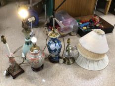 FIVE VINTAGE TABLE LAMPS, CERAMIC AND GLASS