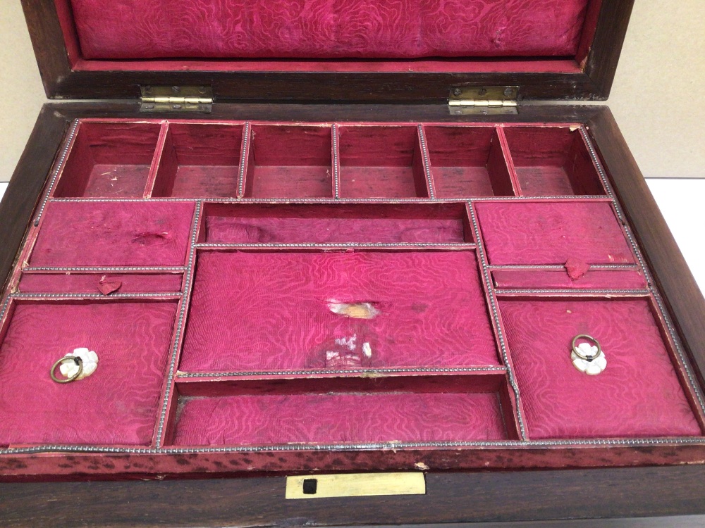 A ROSEWOOD WITH MOTHER OF PEARL INLAY WORKBOX/SEWING ON BUNG FEET WITH FITTED INTERIOR - Image 3 of 4