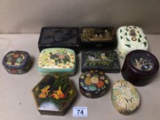 A MIXED COLLECTION OF LACQUERED AND PAPIER-MACHE BOXES / CONTAINERS, DECORATED WITH ORIENTAL