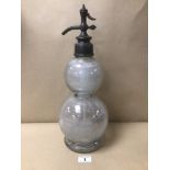A VINTAGE DOUBLE GOURD GLASS SODA SYPHON 44CM IN HEIGHT