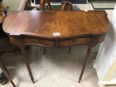 A REPRODUCTION TWO DRAWER HALL TABLE IN MAHOGANY, 79 X 34 X 73CM