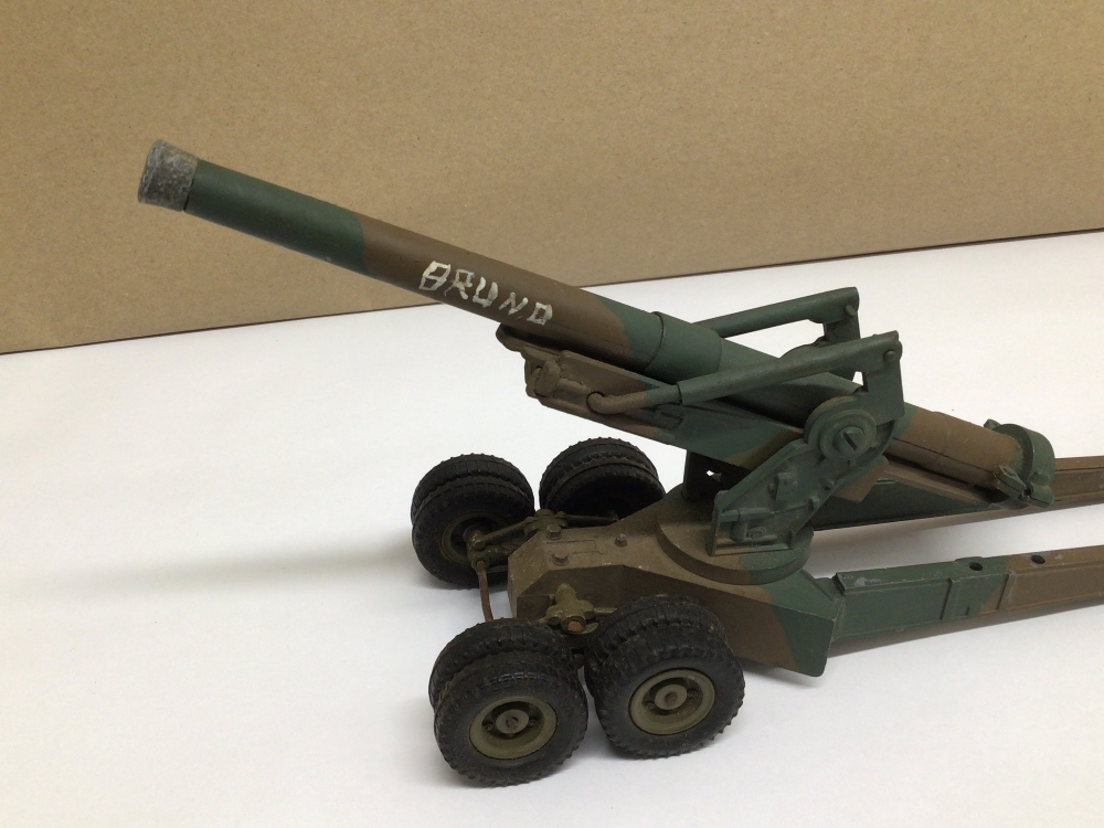 A VINTAGE DIE-CAST CANON TOY, 29CM LONG - Image 2 of 4