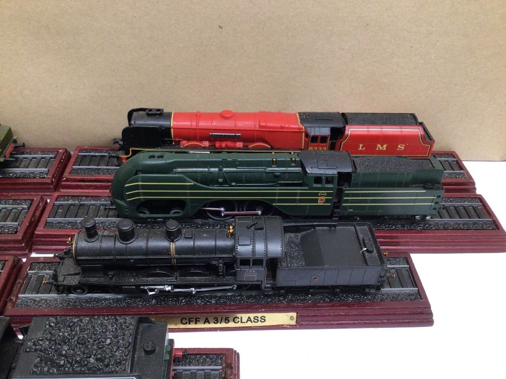 A COLLECTION OF SEVEN STATIC MODEL LOCOMOTIVE TRAINS, MALLARD, DUCHESS, AND PACIFIC - Image 4 of 6