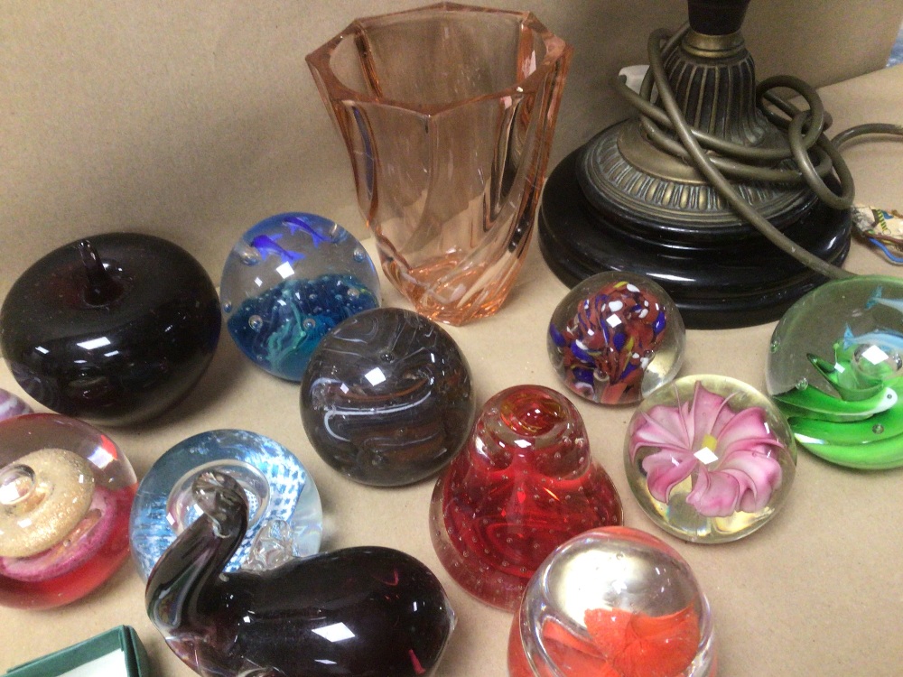 A COLLECTION OF MOSTLY ART GLASS PAPERWEIGHTS, UNMARKED AND MORE LARGEST BEING 30CM IN HEIGHT - Image 4 of 8