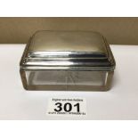 A VINTAGE 925 TOP BUTTER DISH (CHIP TO GLASS EDGE), 9 X 7CM
